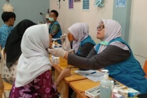 Pemerikasaan Kesehatan Gratis (PKG) di SMA Smart Cibinong: Upaya Deteksi Dini Kesehatan Siswa