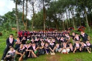 Menempa Karakter Pemimpin Muda SMA Smart Cibinong di Alam Terbuka